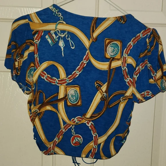 FINAL PRICE!! NWT!! FASHION NOVA CROP TOP! - Picture 3 of 3